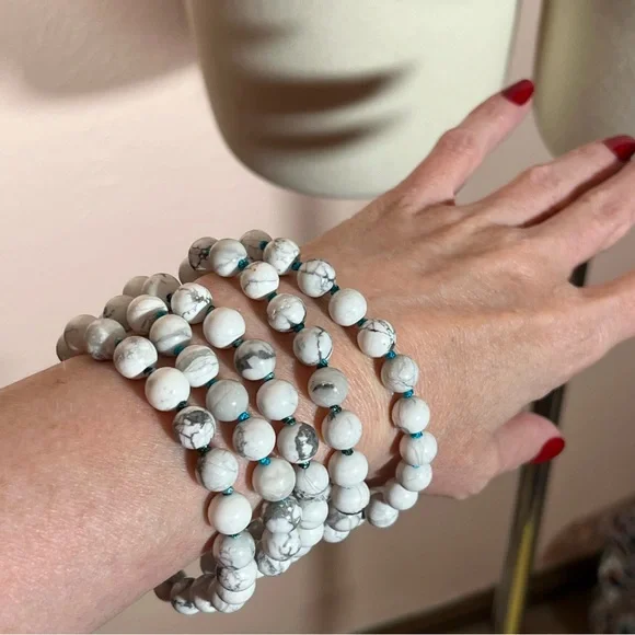 Vintage Y2K Boho Southwestern white howlite banded agate Long Mala Bead Necklace - Picture 7 of 16